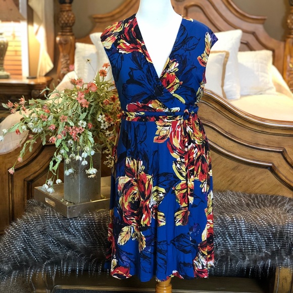 Evan Picone Dresses & Skirts - Evan Picone Blue Floral Wrap Dress Size 14